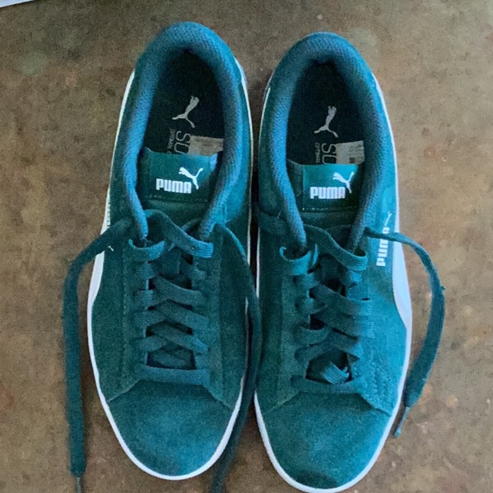 Green Puma Suede Size 7C